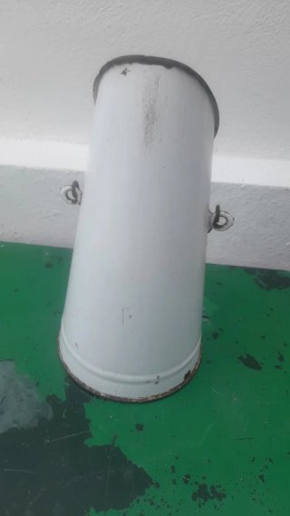 Porta carbone vintage in metallo bianco