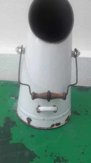 Porta carbone vintage in metallo bianco