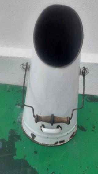 Porta carbone vintage in metallo bianco