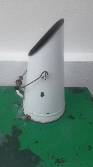 Porta carbone vintage in metallo bianco