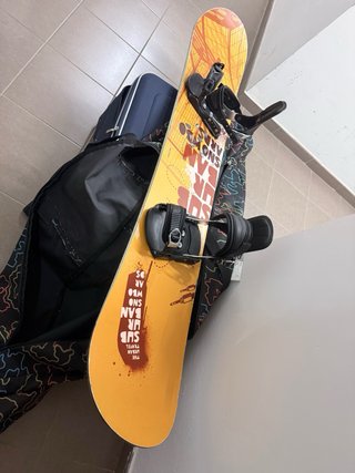 Tabla Snowboard Suburban 154 y funda Burton