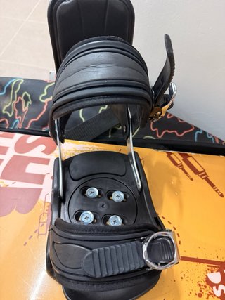Tabla Snowboard Suburban 154 y funda Burton
