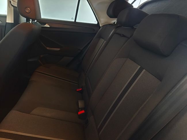 Volkswagen T-Roc 2021, foto 16