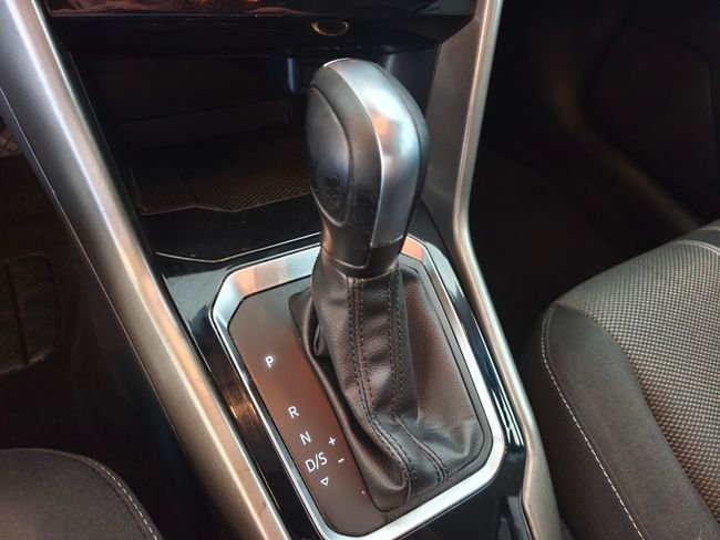 Volkswagen T-Roc 2021, foto 22