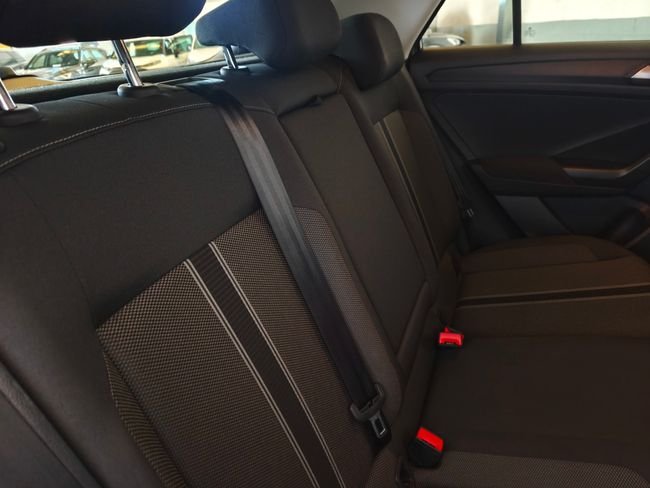Volkswagen T-Roc 2021, foto 26