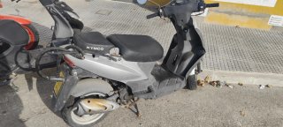 Ciclomotor Kymco Plata y Negro