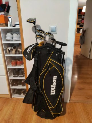 Bolsa de golf Wilson con palos