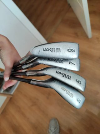 Bolsa de golf Wilson con palos