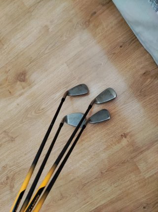 Bolsa de golf Wilson con palos