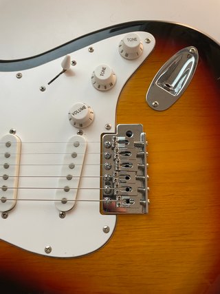 Guitarra Eléctrica OQAN Sunburst