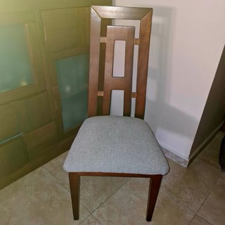 Sillas de comedor de madera y tela
