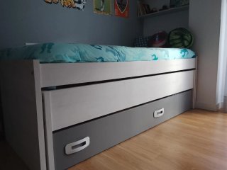 Cama nido juvenil gris y blanca
