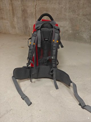 Mochila portabebés Vaude montaña