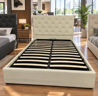 Cama tapizada beige con canapé abatible