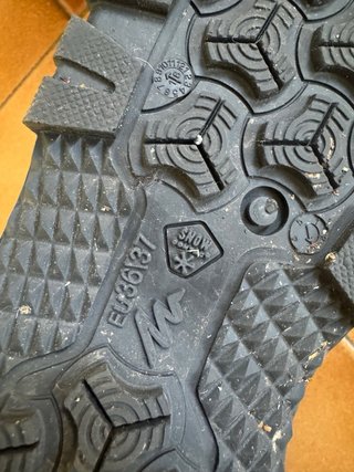 Botas y guantes esqui