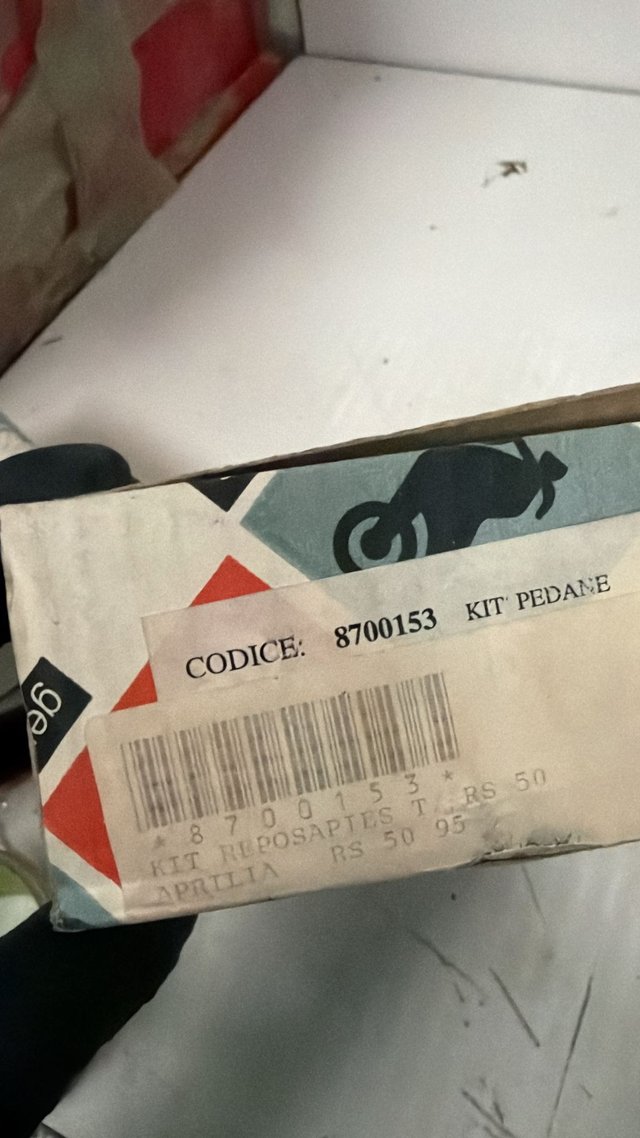 Kit reposapiés para Aprilia, RS 50. REF. AP8700153