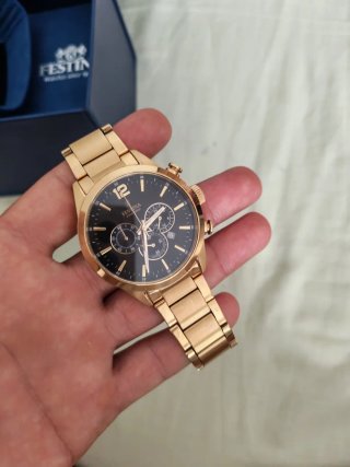 Reloj Festina Cronógrafo Negro y Dorado
