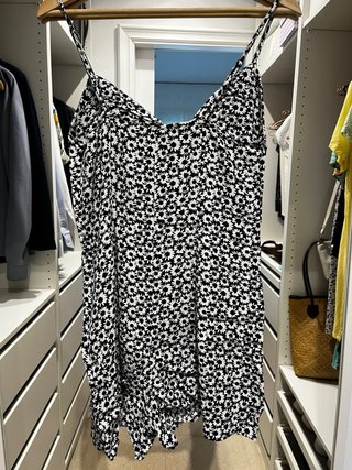 Mono corto floral Bershka