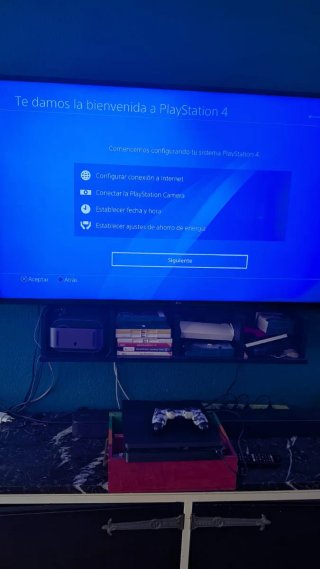 PS4 Slim + 3 mandos