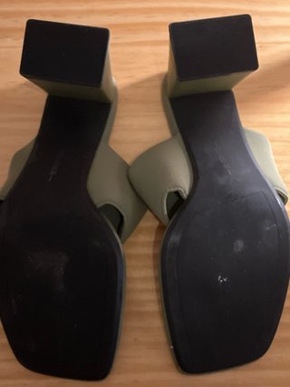 Sandalias Bershka tacón verde talla 39