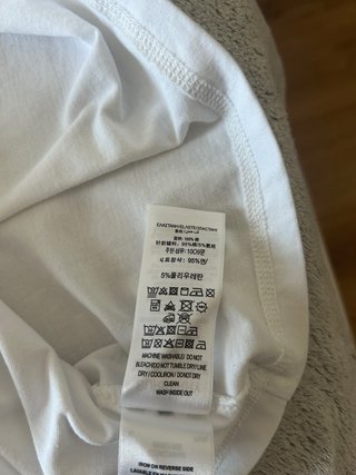Maglietta Burberry con scritta