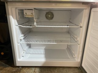 Nevera Beko Americana 84 cms de Anchura Averiada