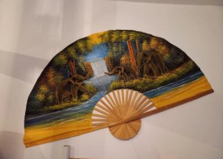 Abanico decorativo elefantes cascada