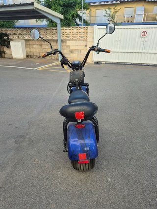 Patinete Eléctrico Estilo Moto