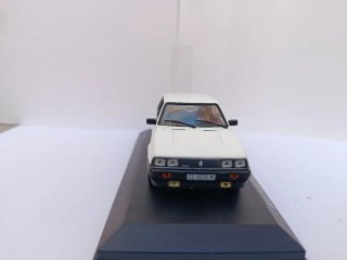 Coche Colección Altaya Blanco Renault11turbo(1985)