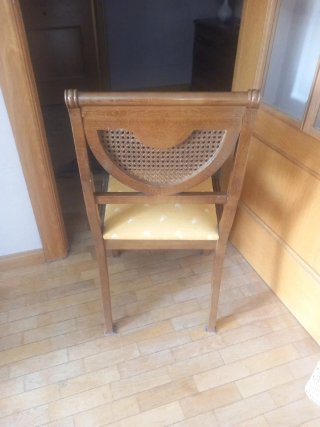 Sillas de nogal con asiento de ratán