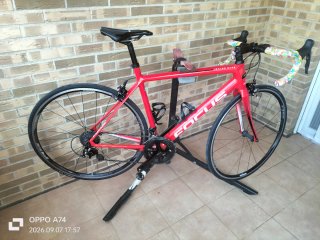 Bici da corsa Focus in carbonio taglia M