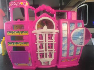 Casita PinyPon con piscina y tobogán