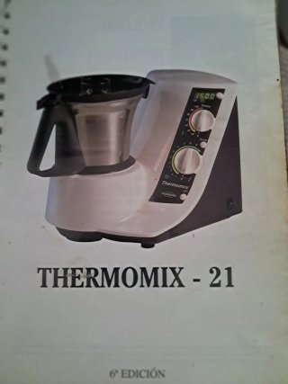 Mariposa y espátula Thermomix TM21 y libro