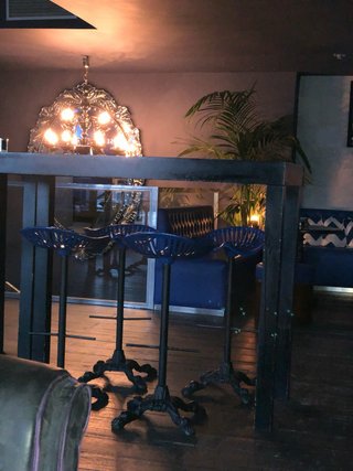 Sillas de hierro restauradas