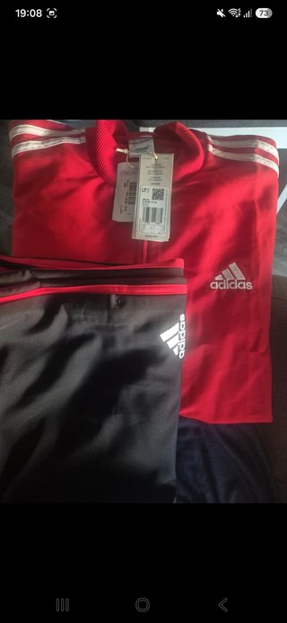 Chándal Adidas Rojo y Negro Nuevo.