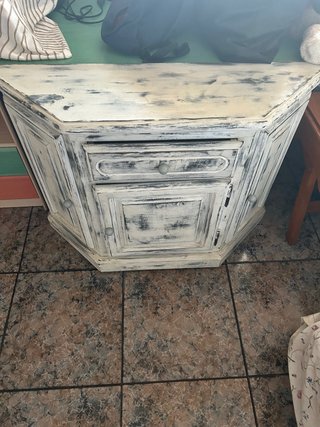 Mueble recibidor blanco y negro