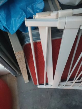 Barrera de seguridad blanca para escaleras