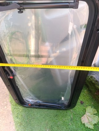 Ventana Oscurecedor y mosquitera autocaravana