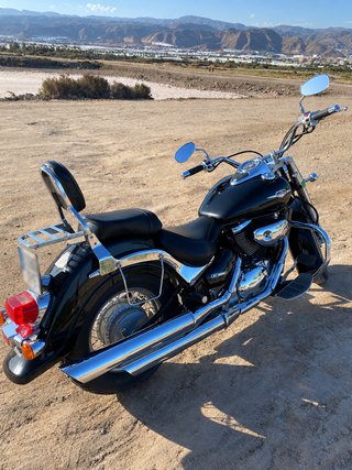 Suzuki Intruder VL800 Negra