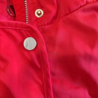 Magnífica Gabardina Easy Wear Roja con Chaleco