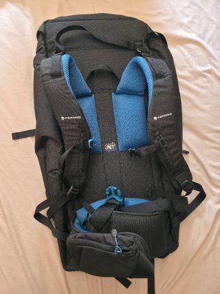 Mochila Ferrino Dundee 70L + funda impermeable