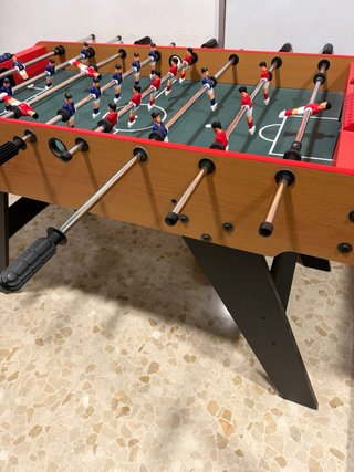Futbolín grande en perfecto estado