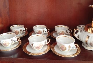Juego de té porcelana oro y blanco