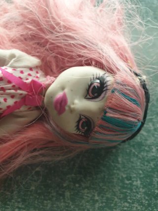 Muñeca Monster High Rochelle Goyle