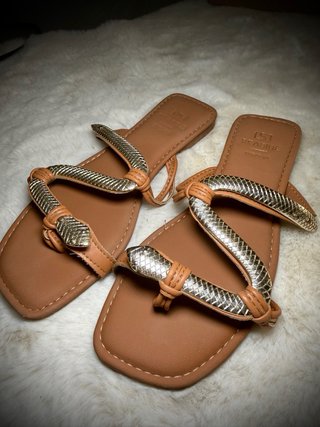 Chinelos Castanhos Dourados Cobra