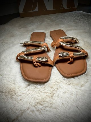 Chinelos Castanhos Dourados Cobra