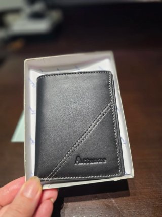 Cartera de piel Attanze hombre