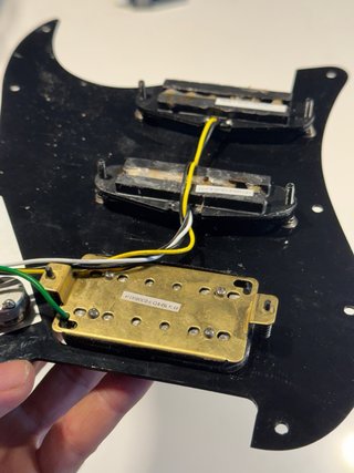 Pickguard Cargado Stratocaster HSS Completo