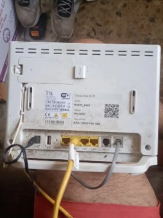 Router Masmovil WiFi con cables