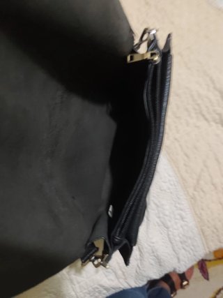 Bolso negro de piel